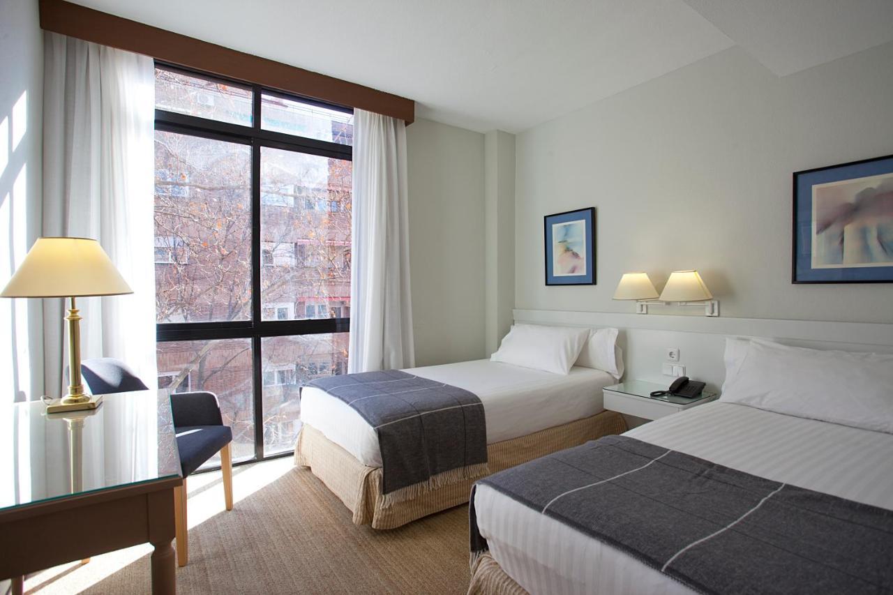 Espahotel Plaza Basilica Madrid Exterior foto