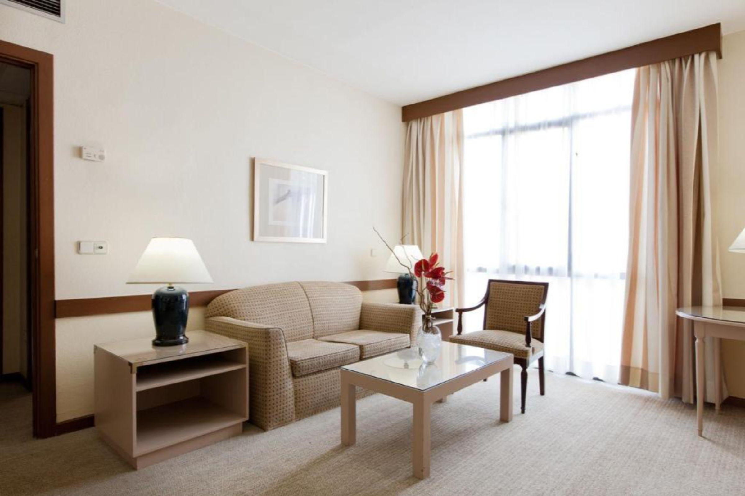 Espahotel Plaza Basilica Madrid Exterior foto
