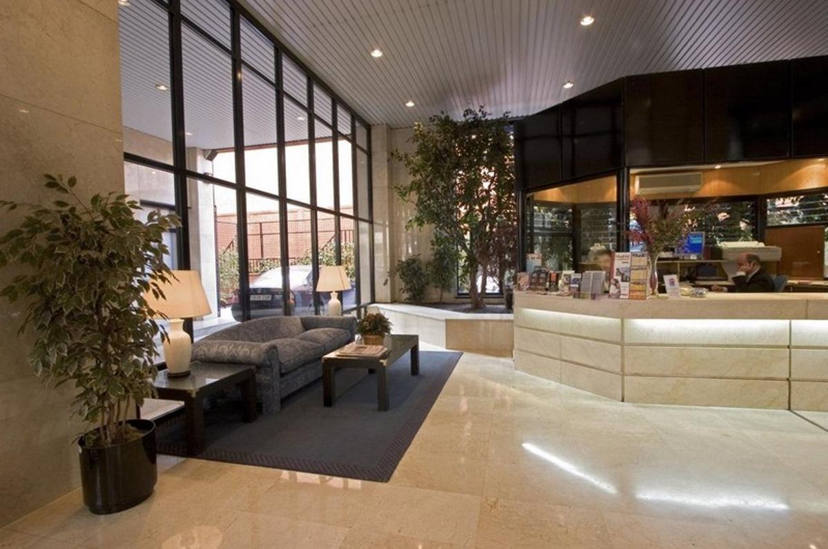 Espahotel Plaza Basilica Madrid Exterior foto